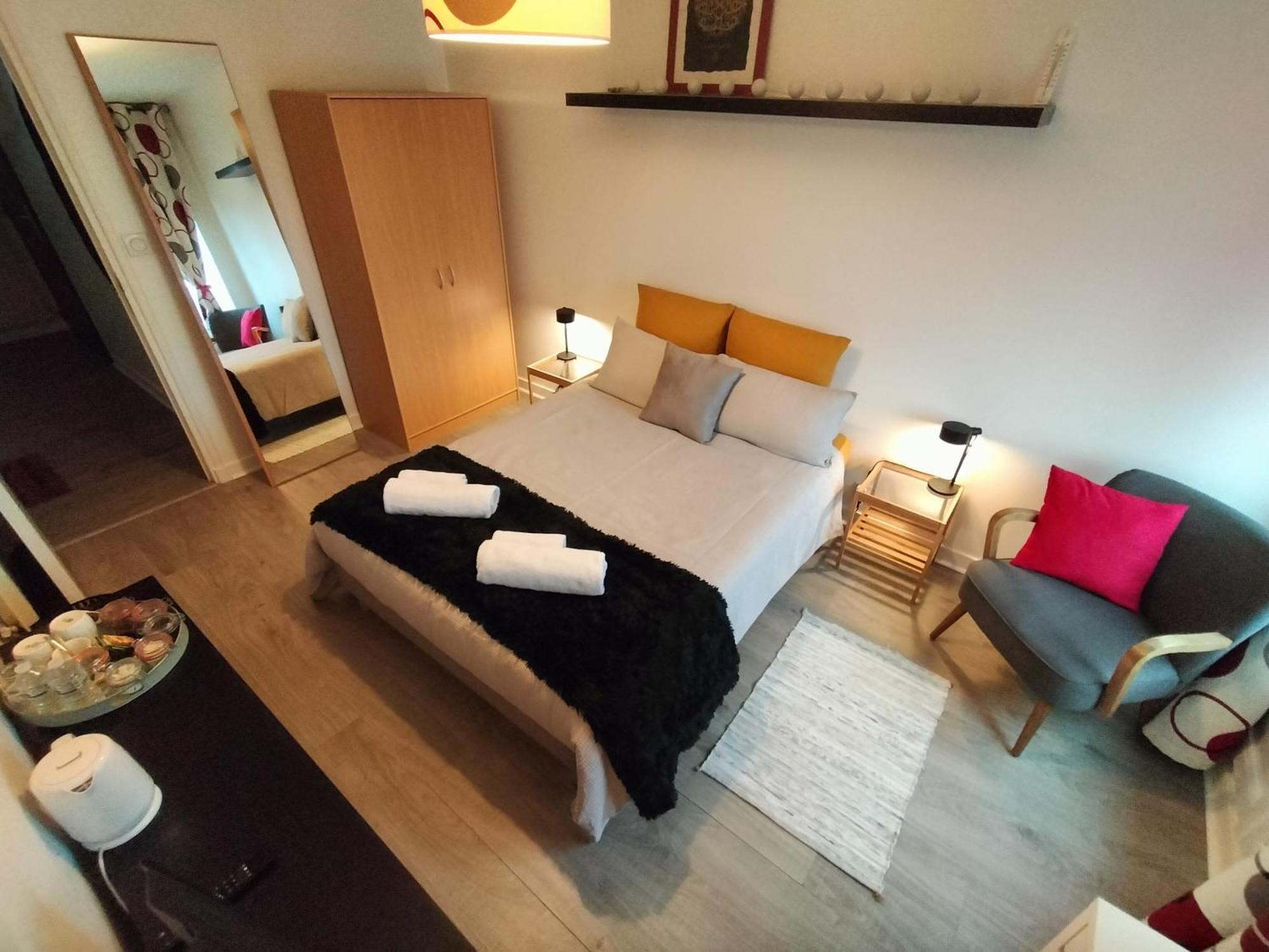 Lumineux 70 M2 & Parking Prive Proche Centre Brest